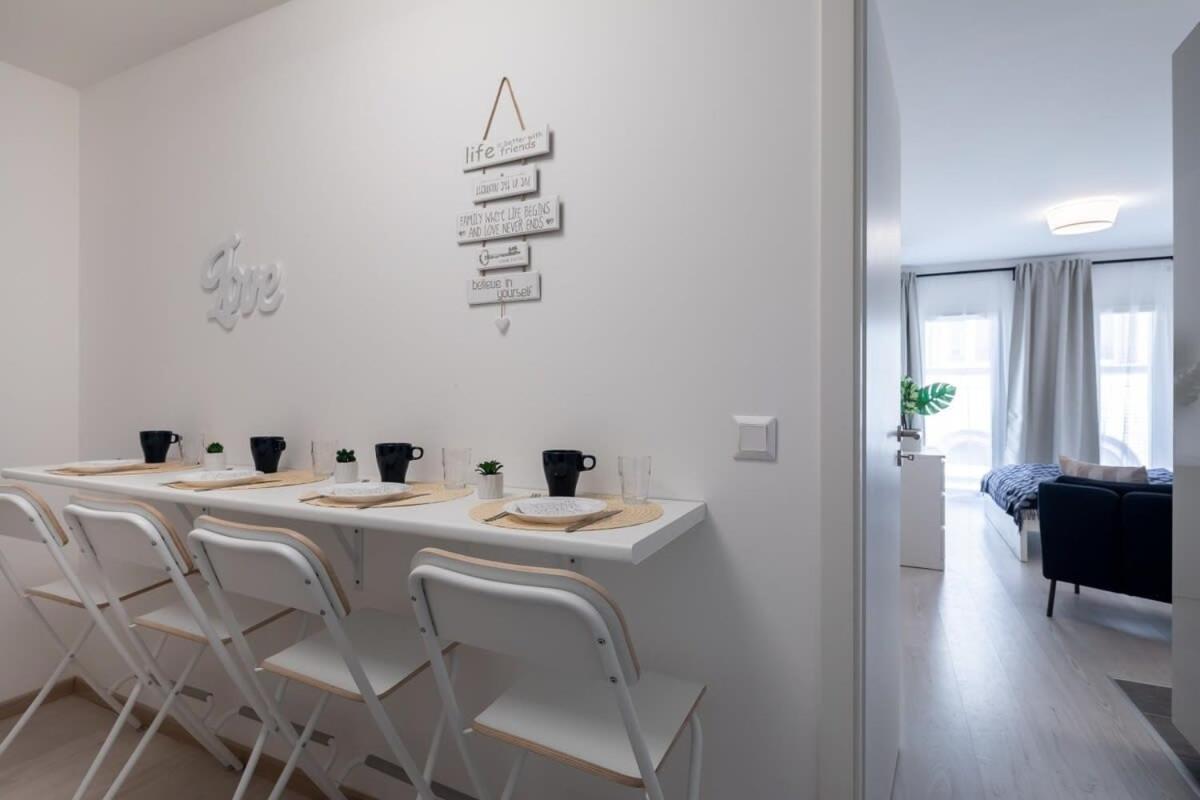 Modern Apt In Authentic Central Area Budapest Exterior photo